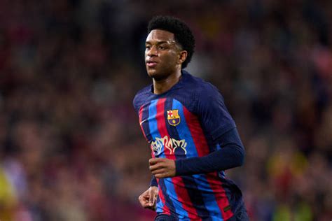 best young left backs fifa 20